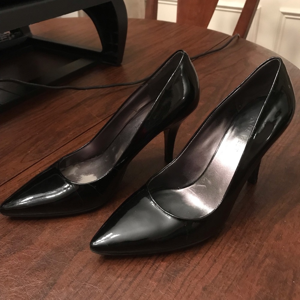 Nine West black patten leather shoes 5M
